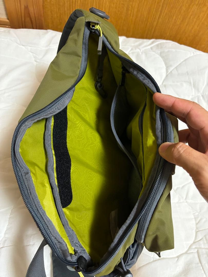 ORVIS スリングバッグ オリーブグリーン