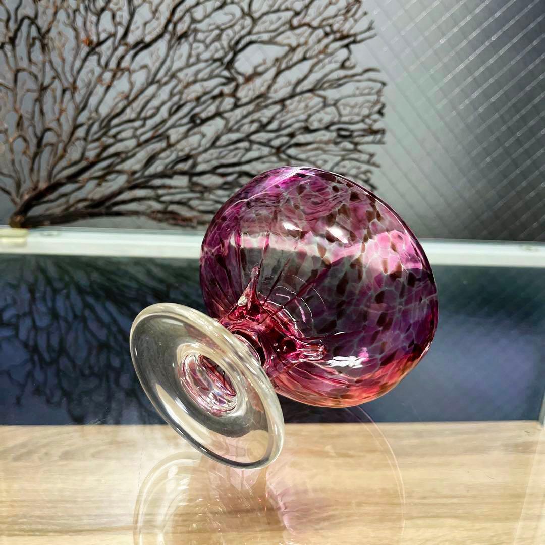 骨董　時代ガラス　希少　金赤色吹雪変わり紋　手裏剣脚付　氷コップ１客 ウラン