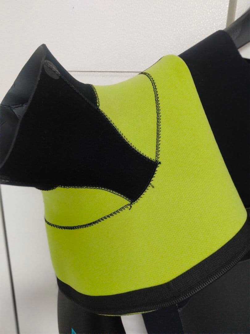 ★BeWET/4×3mmセミドライFREE SHOULDER超伸縮保温起毛S2★