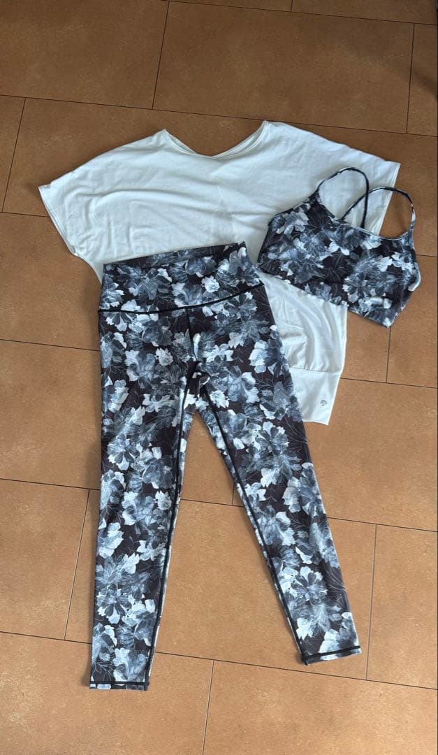 SUKALA ヨガウェアセット Lサイズ フラワー