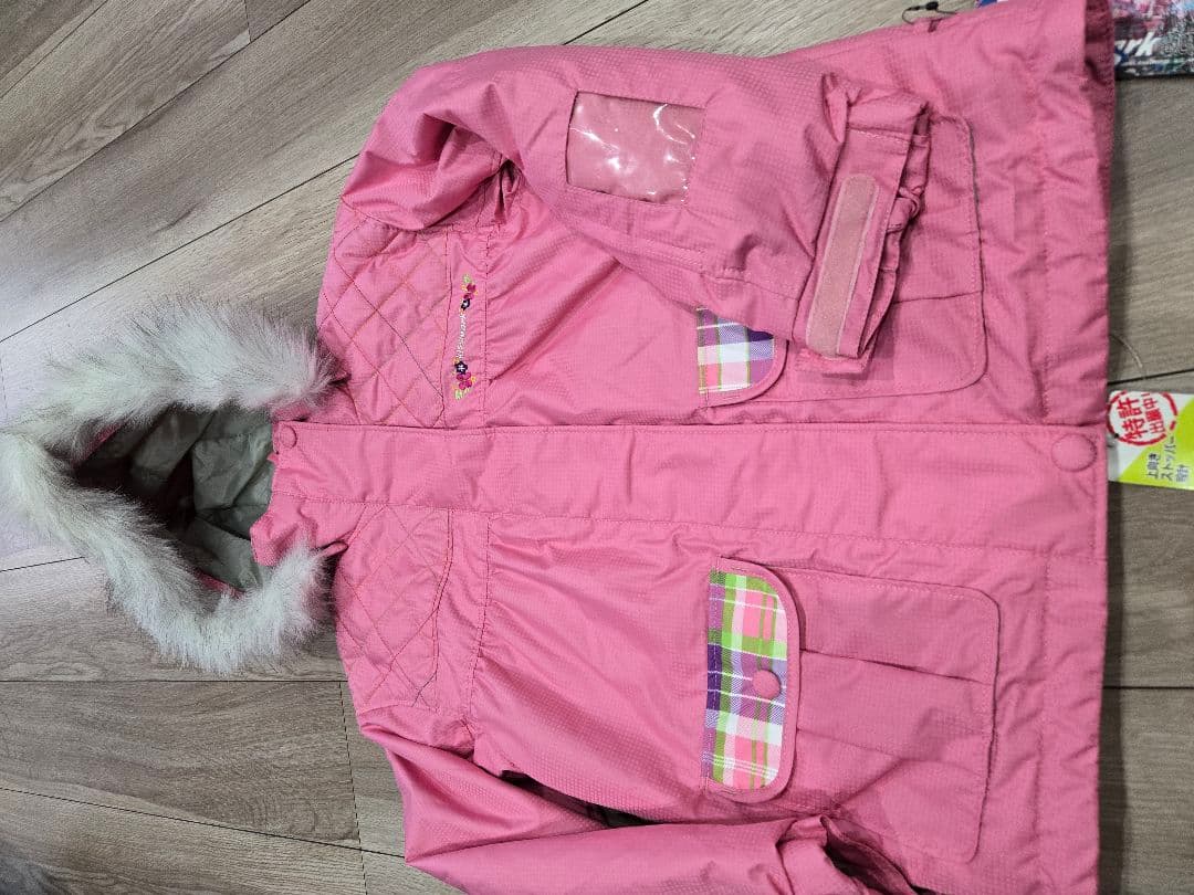 新品未使用　キスマーク140センチ　スキーウェ