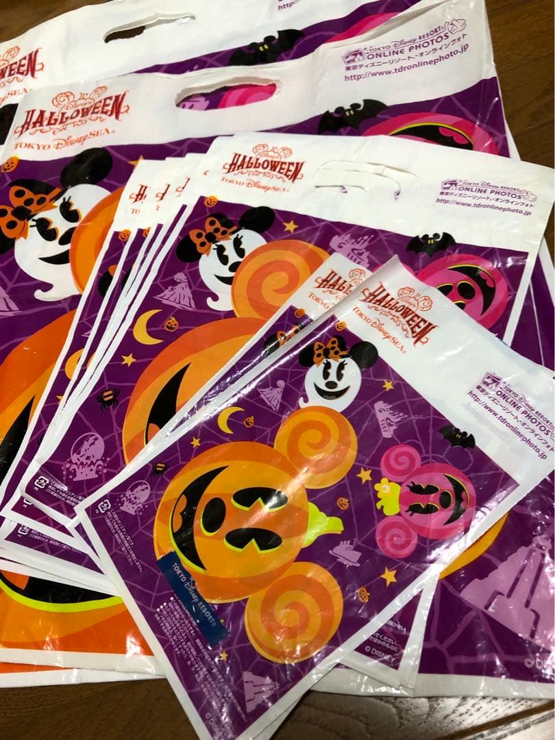 ショップ袋　ディズニー　ハローイン