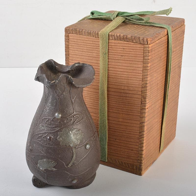 南蛮焼締　蓮葉形　蓮花蛙象嵌　掛け花生　合せ箱付　V　R7084