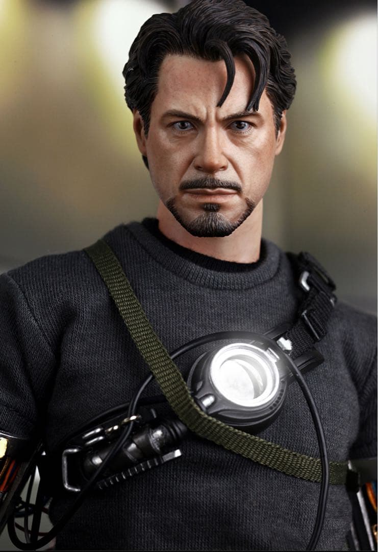トニー・スターク（メカテスト版）　アイアンマン　１／６スケールフィギュア