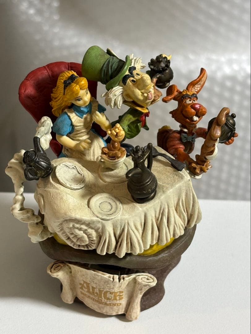 不思議な国のアリス　フィギュア　ディズニー　フォーメーションアーツ　希少
