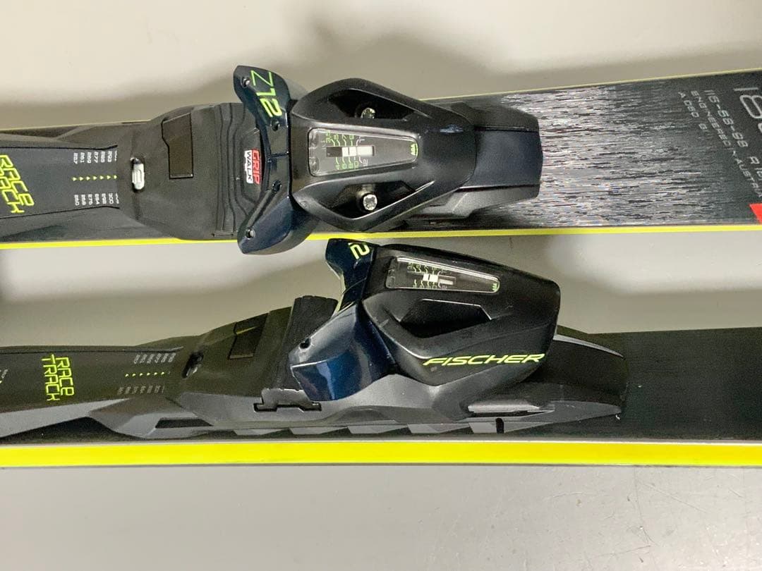 FISCHER RC4 WORLD CUP 180cm 板+ビンディング