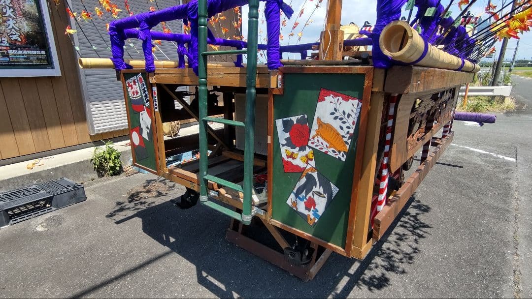 木製祭りの山車 提灯 小太鼓付き