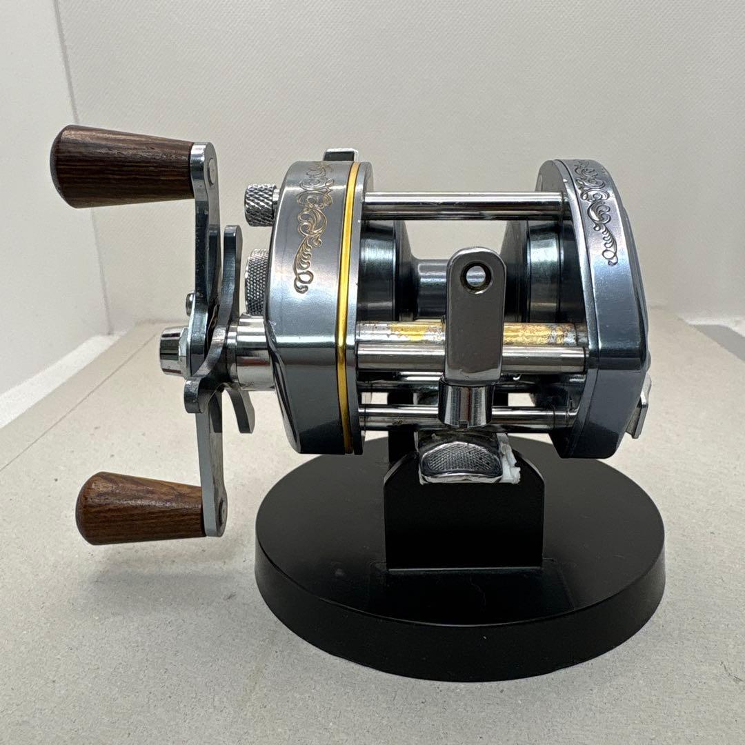 シマノバンタム100ＥＸベイトリール メタルボディ 木製ハンドル