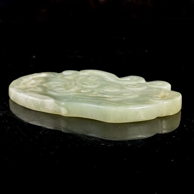 中国　玉石翡翠彫刻　神獣　根付　紙鎮　置物　4点まとめて　M　6059