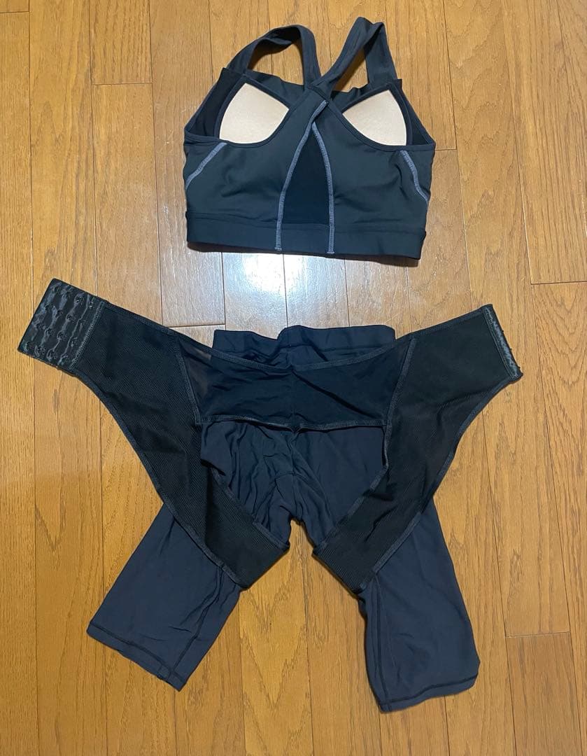 LAVA ブラック ヨガウェア スポーツブラとレギンスセット