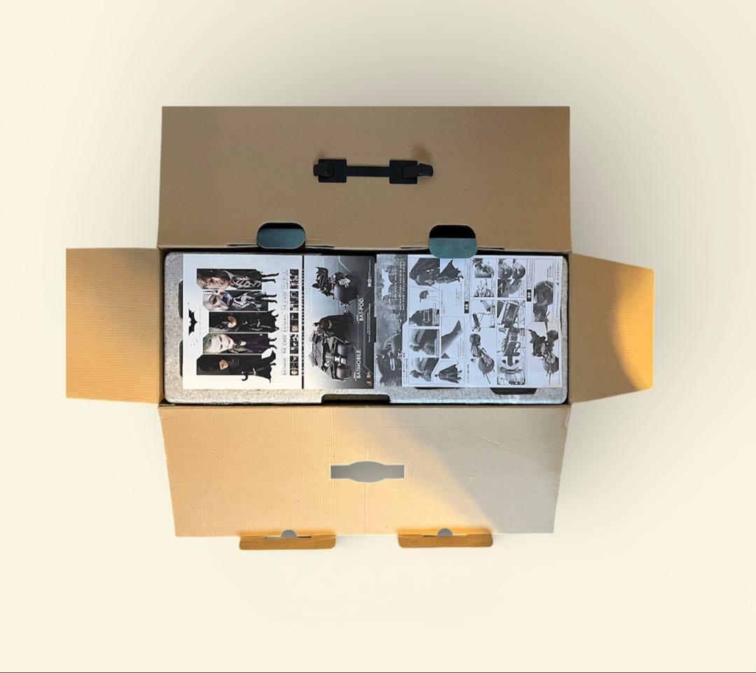 HOTTOYS BATPOD & BATMAN セット