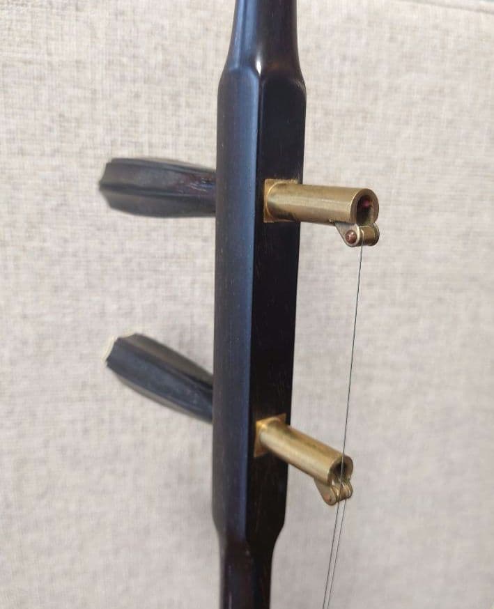 二胡　中国伝統弦楽器　ケース付き