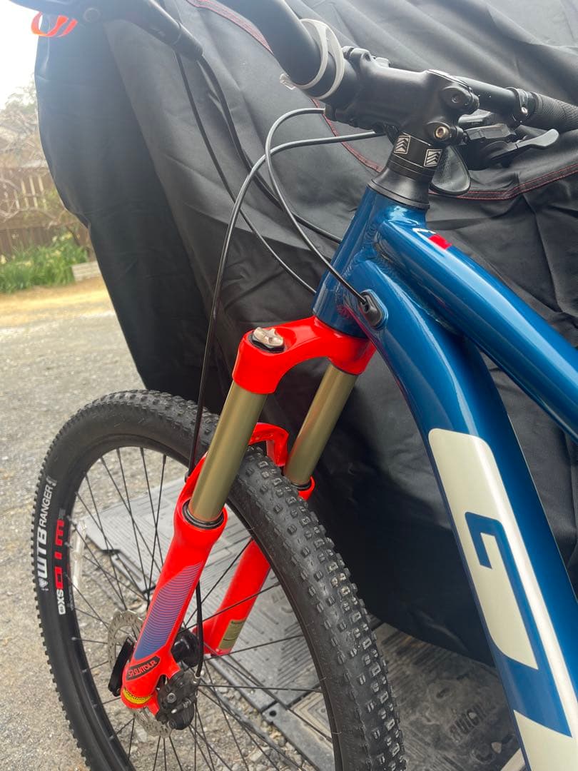 GT AVALANCHE COMP 2022 27.5 MTB エアサス