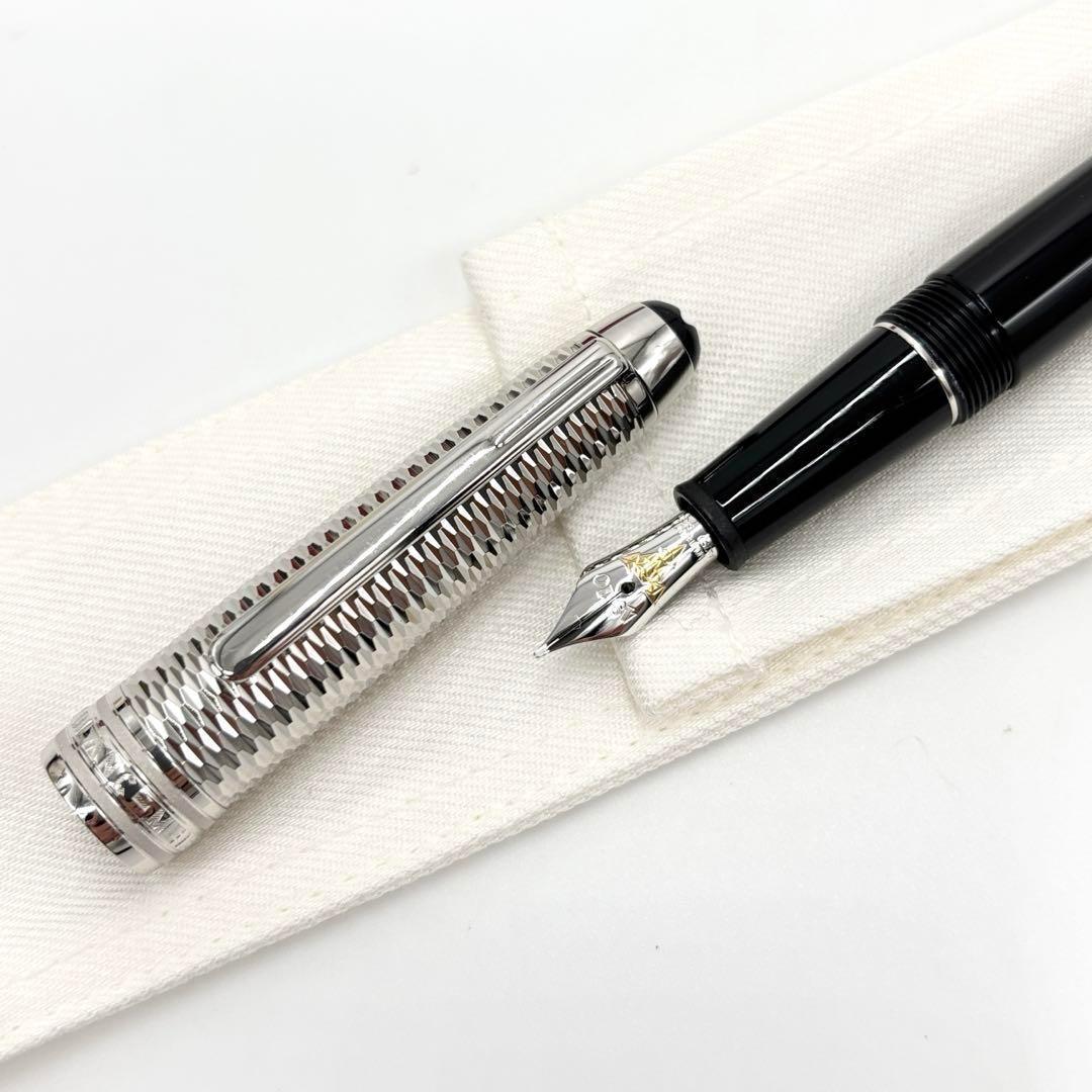 【新品未使用】モンブラン 万年筆 マイスターシュテュック ドゥエ ジオメトリー