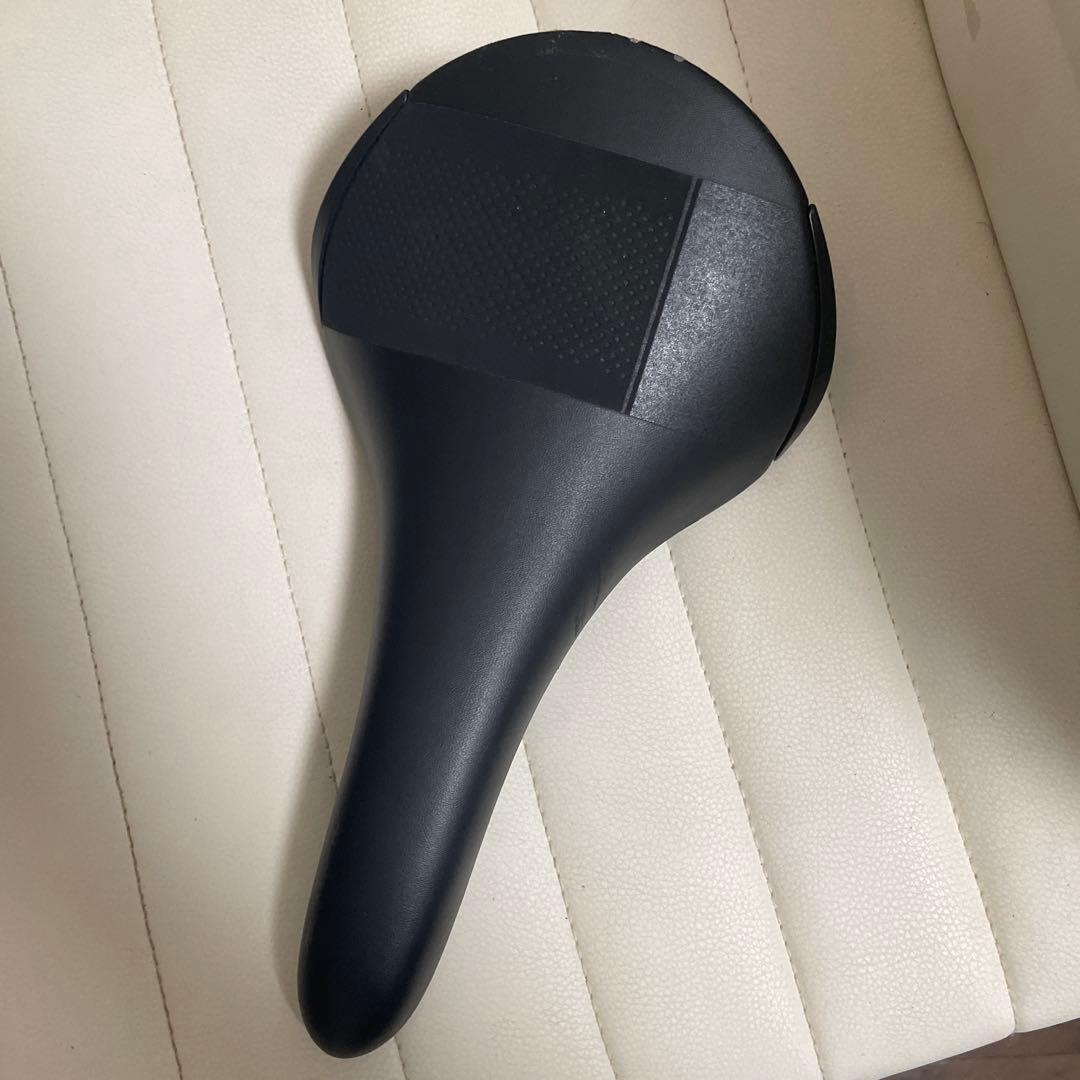 フィジーク　アリアンテR1 large ブラック サドル