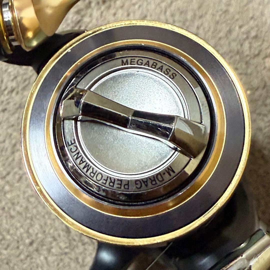 Megabass LUVITO 103 スピニングリール