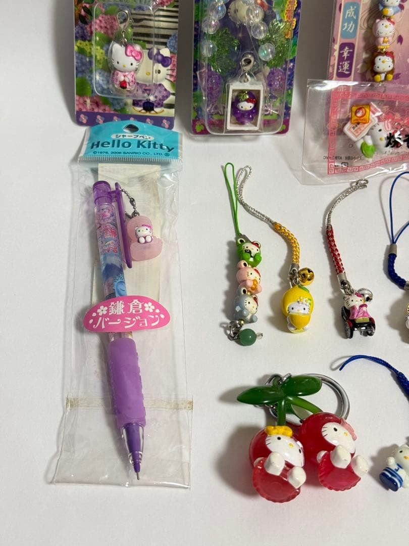 【まとめ売り】ご当地キティ 限定版ストラップとペンセット