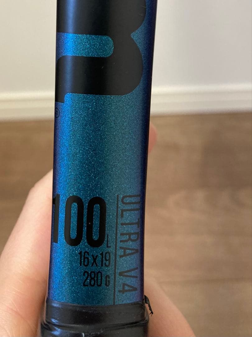 Wilson ULTRA V4 テニスラケット 100平方インチ