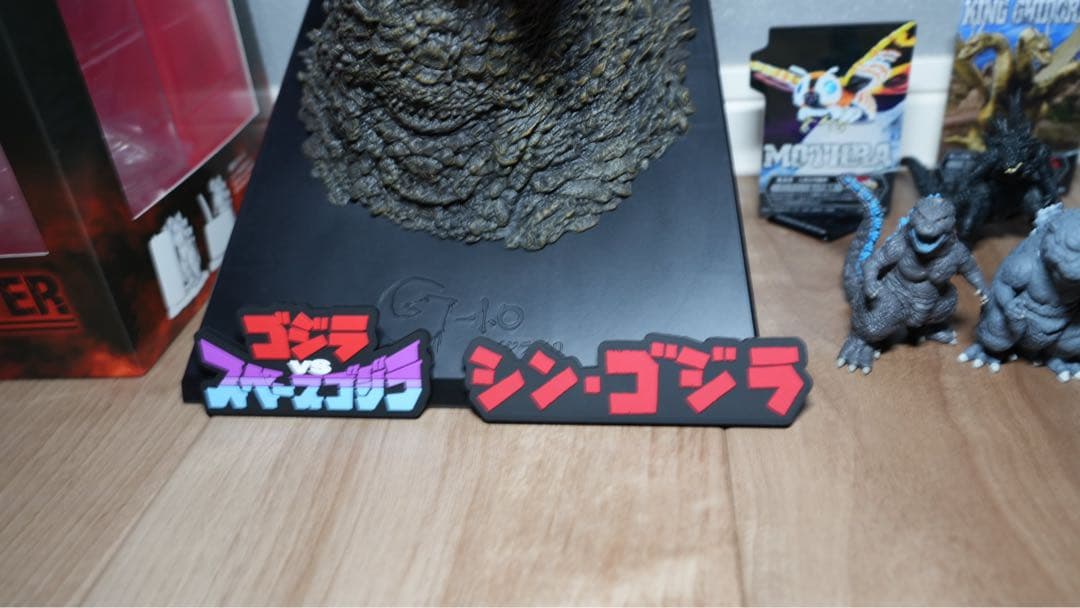 ゴジラ　フィギュア　グッズ　大量まとめ売り
