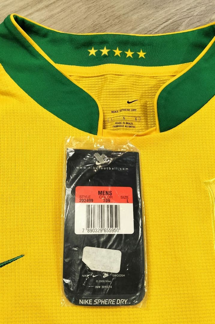 サッカー　ユニフォーム　ブラジル　KAKÁ 8番 ロナウド9番　ナイキ