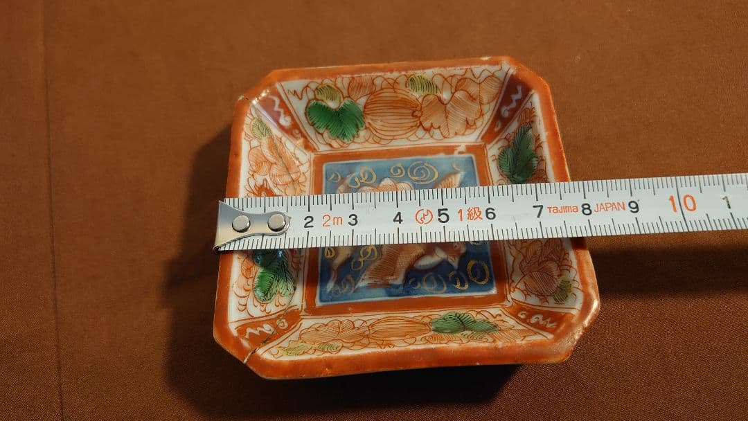 古九谷　若杉窯　色若杉　八角皿　鳥の図　瓜の図　アンティーク九谷焼　１客