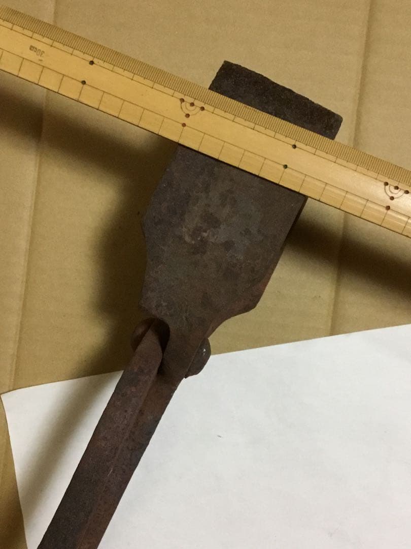 すごく大きな昔の道具