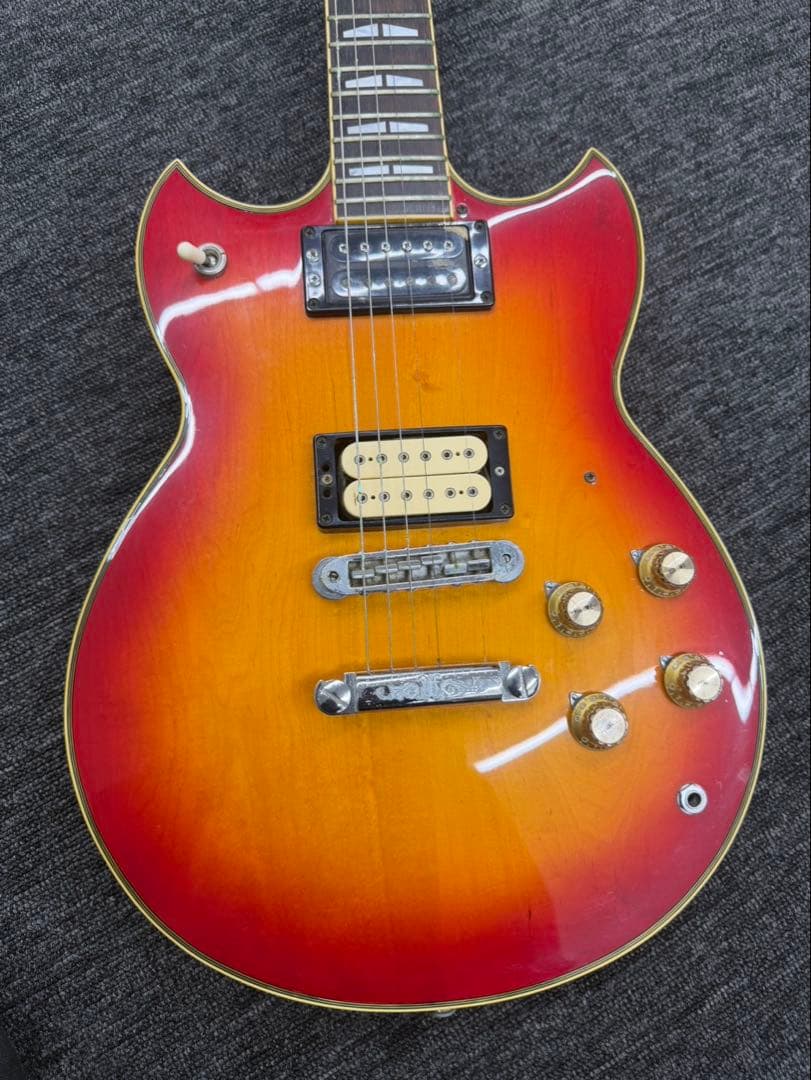 YAMAHA ヤマハ　SG700 エレキギター サンバースト