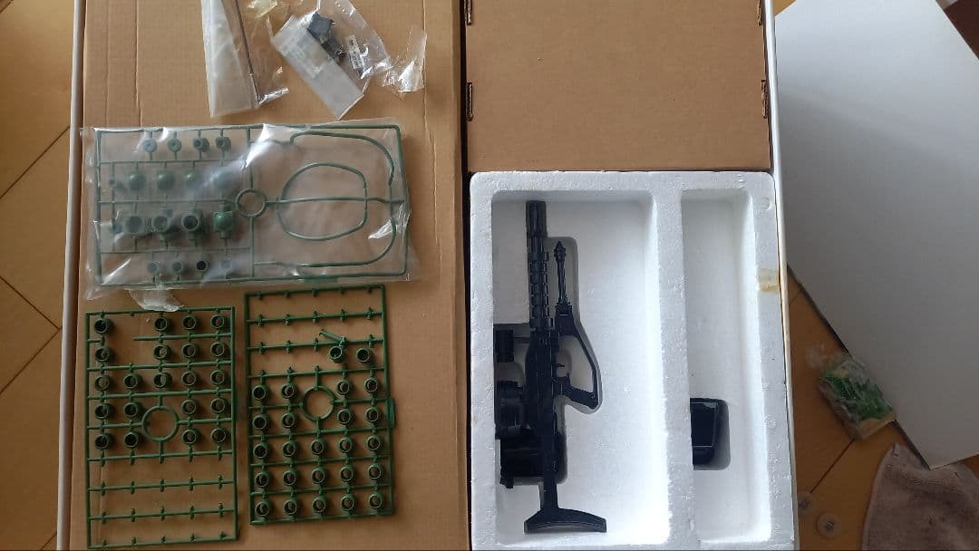 BANDAI RC テックロイド MS-06F ザク Ⅱ　ラジコン