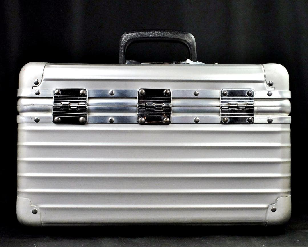 リモワ『AMAZONAS』Nr.269 コンパクトALUレポーターケース 鍵付