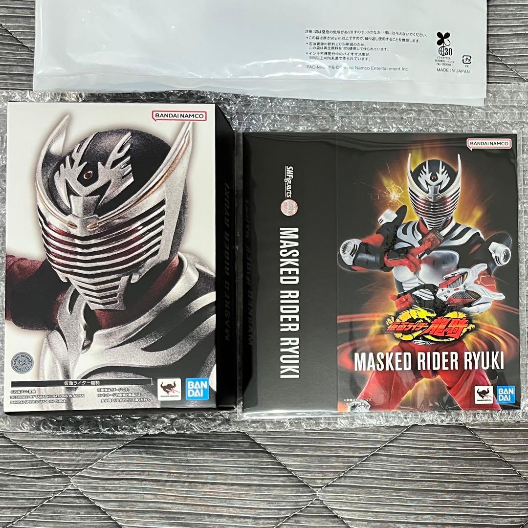 【未開封新品】S.H.Figuarts 真骨彫製法 仮面ライダー龍騎 スリーブ付