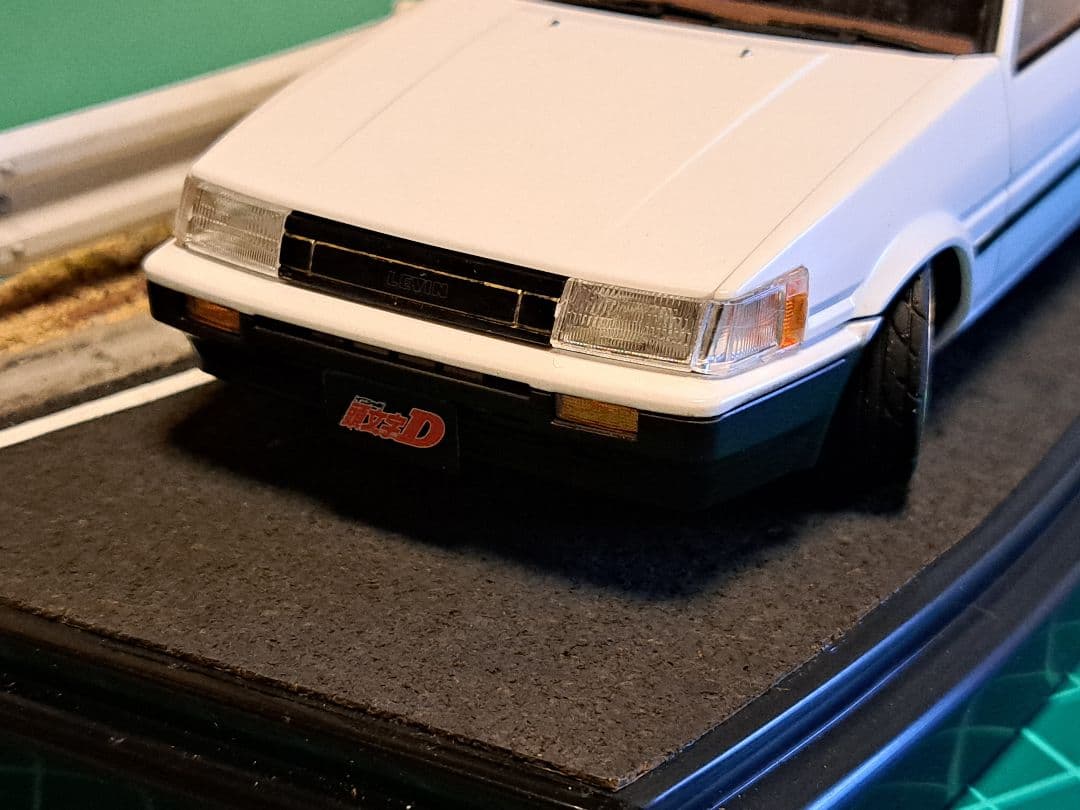 頭文字D　1/24 プラモデル　85レビン　完成品　ジオラマ付き