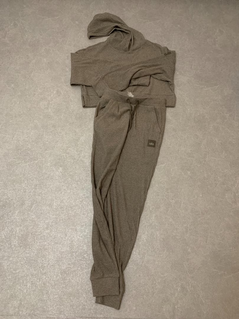 alo YOGA MUSE フーディ+ミューズスウェットパンツ XS