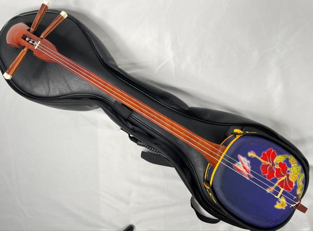 真壁・花梨・デザイン人工皮三線