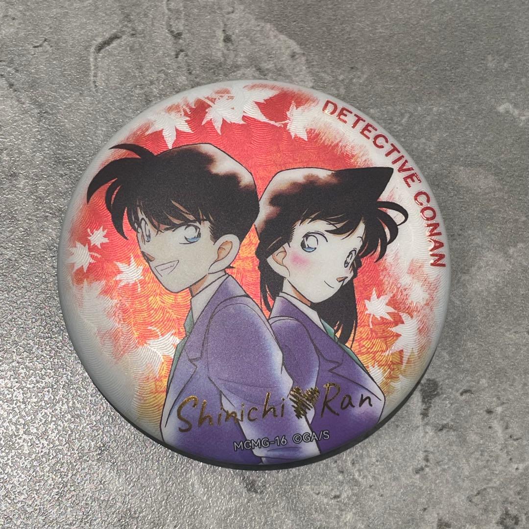 【激レア】名探偵コナン　毛利蘭　工藤新一　中国　海外　限定　缶バッジ　KAYOU