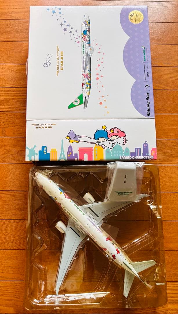 新品 未使用EVA AIR ハローキティ 1/200モデル