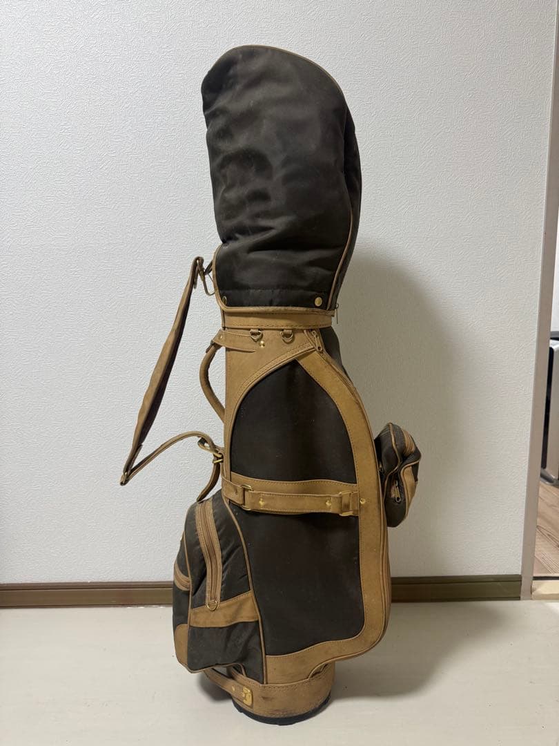 ゴルフバッグ・キャディバッグ ブラウンと黒