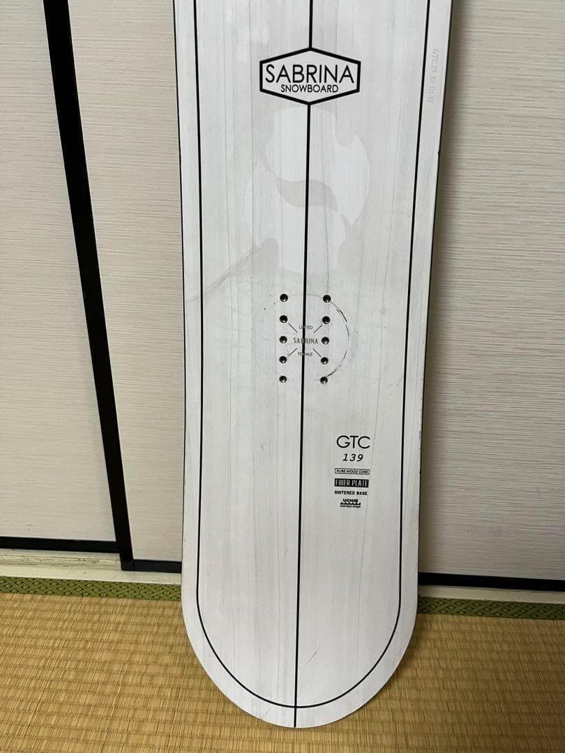 サブリナ　SABRINA 139cm スノボー　スノーボード　グラトリ