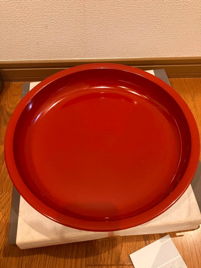 【未使用　箱付】山田平安堂　赤い漆器の平皿と箸