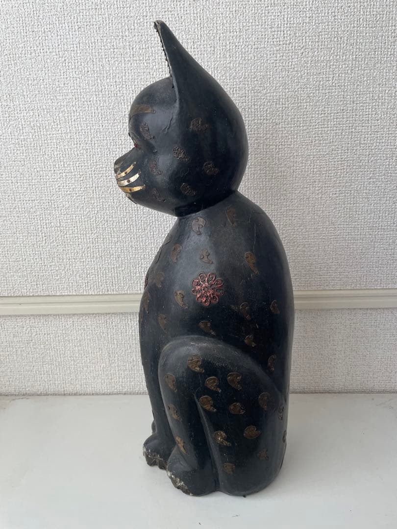 インドネシア　アンティーク猫の置物