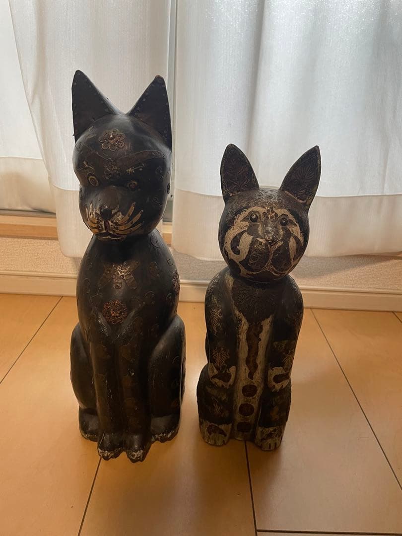 インドネシア　アンティーク猫の置物