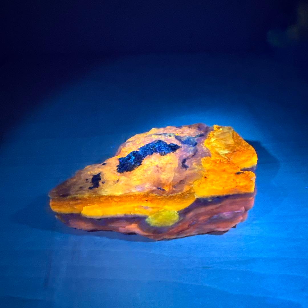 北海道石　然別オパール　蛍光オパール324g