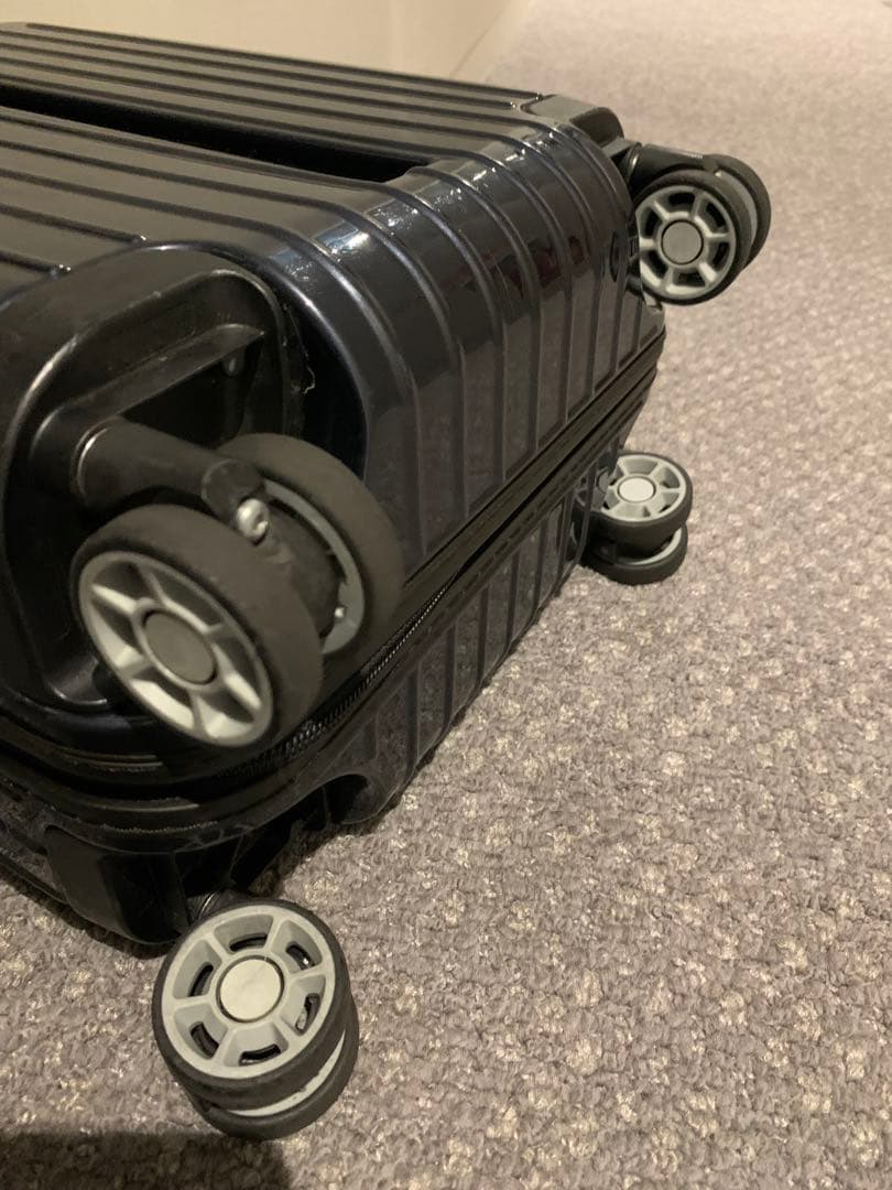 期間限定セール　リモワキャリー　サルサエア　22L ネイビー　希少機内持込　4輪