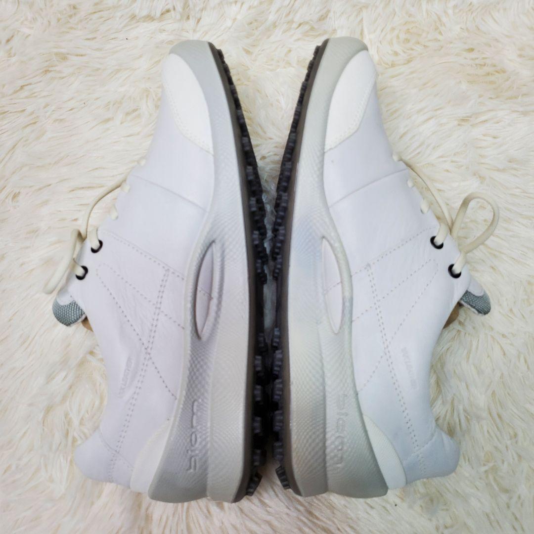 【試着のみ】ecco　ゴルフシューズ　バイオム　スパイクレス　24cm　ホワイト