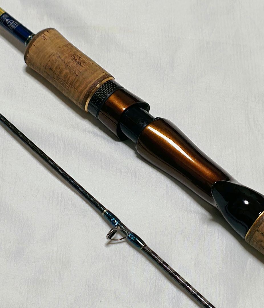 シマノ　ワールドシャウラ 青　15102R-2