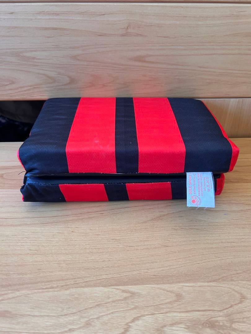 【OFFICIAL】ACミラン 応援クッションスタジアムシート赤黒