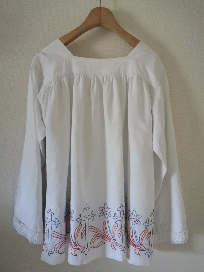 アンティークニードルワーク司祭服 クロッカス♱手刺繍 クリスチャンリネンスモック