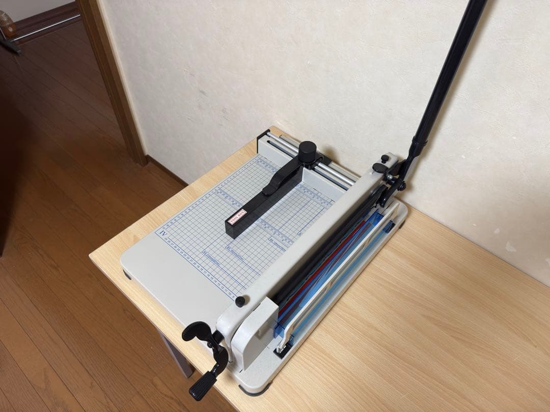 A4対応 手動ロータリー裁断機 グレー