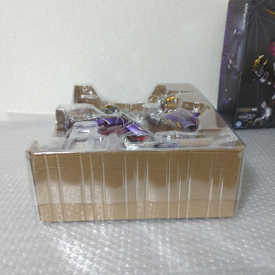 【限定・未使用品】S.H.フィギュアーツ ジェノサイダー 仮面ライダー龍騎 王蛇