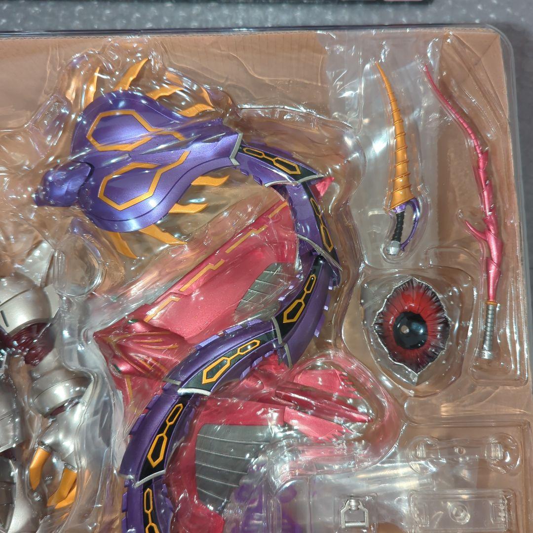 【限定・未使用品】S.H.フィギュアーツ ジェノサイダー 仮面ライダー龍騎 王蛇