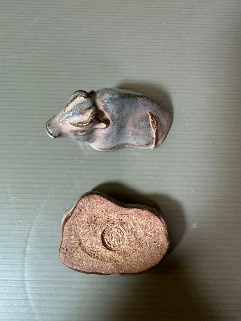 2769 萩焼深川本窯　12代　田原陶兵衛　牛　　香合　未使用